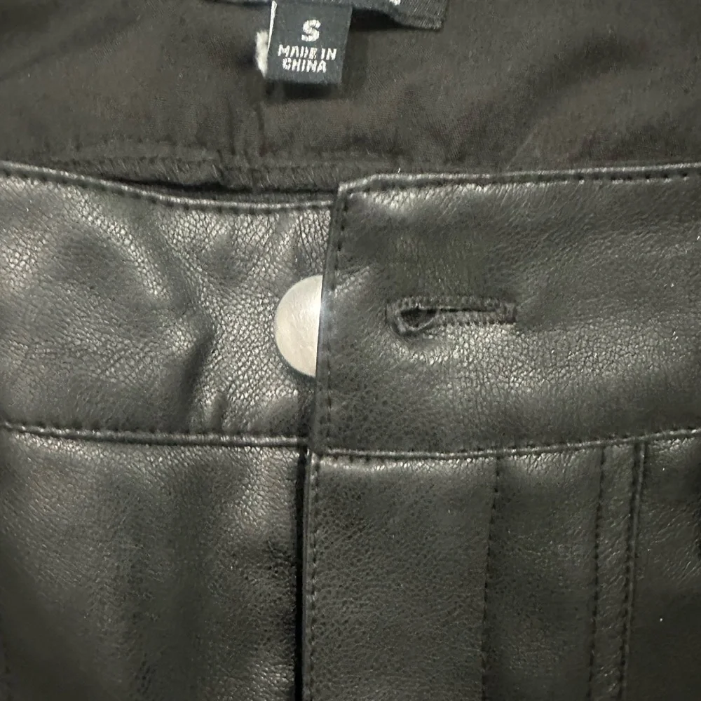 Aurora cargo jeans vegan leather size S - Picture 3 of 3